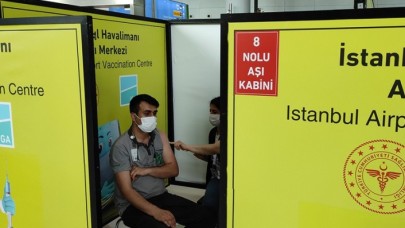 İstanbul Havalimanı'nda Türk yolculara Kovid-19 aşısı yapılmaya devam ediyor