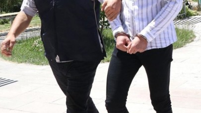 İzmir merkezli 47 ilde FETÖ'nün TSK yapılanmasına yönelik operasyonda 76 zanlı tutuklandı