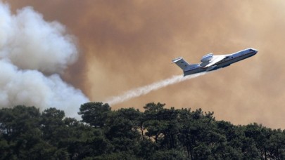 Komşu ülke yangınlar için yardıma geliyor: 1 uçak,  2 helikopter gönderiyor