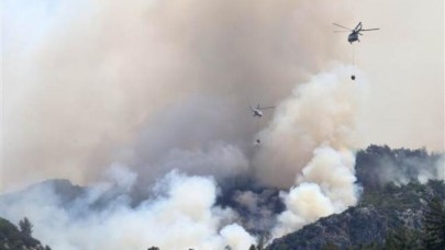 Marmaris'te alevler tekrar yükseldi: Hisarönü tehlikede,  karayolu ulaşıma kapatıldı