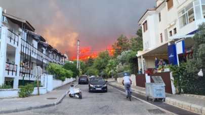 Organize sabotaj mı? Şimdi de Marmaris'te yangın çıktı: Evler,  oteller tehlike altında!