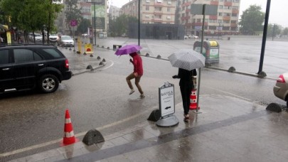 Meteoroloji uyardı,  şehirleri tek tek saydı: Kuvvetli yağmur geliyor