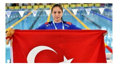 Milli yüzücü Merve Tuncel'den Avrupa rekoru