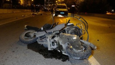 Samsun'da Barış Çakır,  hem polise,  hem motosiklete çarptı: Murat Uzan ve Berkay Kurt öldü. Polis Emre Altunsoy yaralı