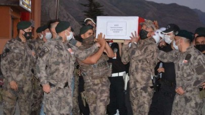 Şehit Hakkari İl Emniyet Müdürü Hasan Cevher için tören: Gözyaşlarıyla uğurlandı