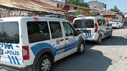 Sivas'ta polisin silahından çıkan kurşun eşini öldürdü,  kayınvalidesini yaraladı