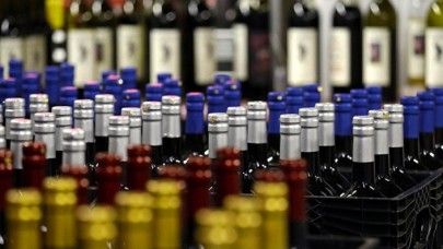 Yargıtay'dan emsal karar! Sahte içki satan sanığa kastla öldürme cezası