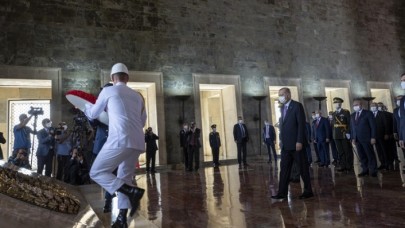 30 Ağustos Zafer Bayramı: Cumhurbaşkanı Erdoğan'dan Anıtkabir'de flaş ifadeler
