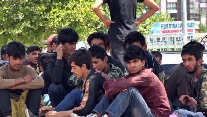 Afganistan Büyükelçisi Türkiye'ye gelen genç Afgan erkekleriyle ilgili gerçeği açıkladı