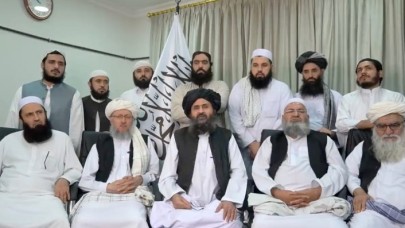 Afganistan'da Kasap Baradar geri döndü: Kırbaç cezaları başladı,  toplu mezarlar var!