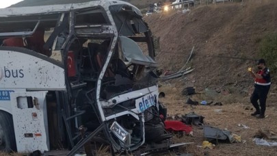 Balıkesir'de korkunç kaza: Yolcu otobüsü devrildi,  15 kişi öldü