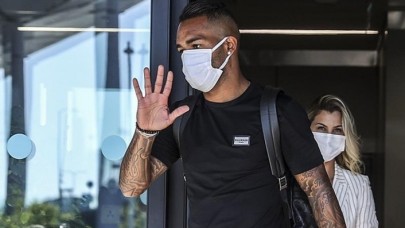 Beşiktaş,  Alex Teixeira ile sözleşme imzaladı