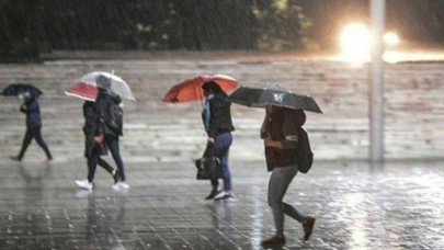 Bu akşam kuvvetli yağışa dikkat: Meteoroloji'den 10 şehir için çok önemli uyarı