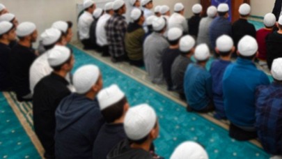 Bursa'da kuran kursunda bir çocuğu kolonya döküp çakmak çakarak yaktılar!