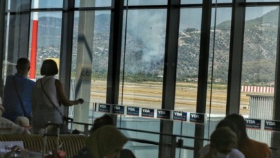 Dalaman'da havalimanı yakınlarında orman yangını çıktı: Uçuşlar bir süre durduruldu