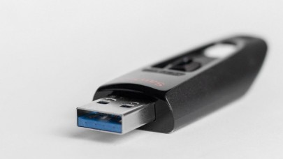 Devletin gizli bilgilerini 'solucan USB' ile ele geçirmiş!