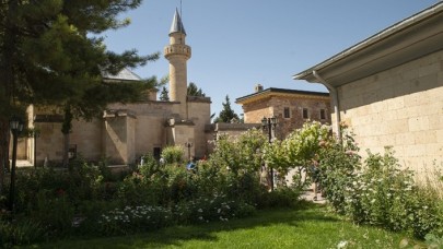 Hacı Bektaş Veli,  evrensel mesajlarıyla insanlığa ışık tutuyor