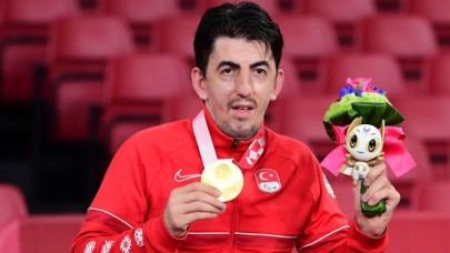 Helal olsun Abdullah Öztürk: Tokyo'da altın madalya kazandı