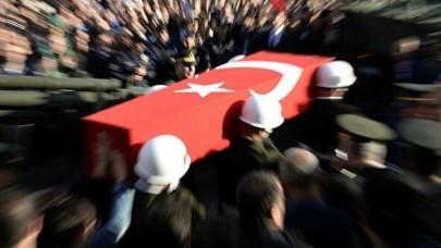 İzmir'de koronavirüs olan Astsubay Fatih Ebret hayatını kaybetti