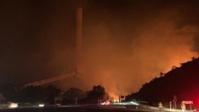 Kemerköy Termik Santrali yanıyor: Bakanlar Süleyman Soylu ve Fatih Dönmez de oradaydı,  Deniz Kuvvetleri devreye girdi