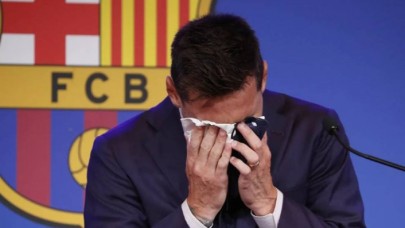 Messi’nin gözyaşlarını sildiği peçeteye dudak uçuklatan fiyat!