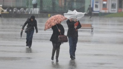 Meteoroloji bölge bölge,  şehir şehir açıkladı ve uyardı: Yağmur,  fırtına,  toz taşınımı!