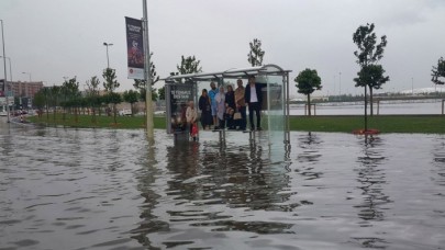 Meteoroloji şehirlerin isimlerini tek tek saydı ve uyardı: Kuvvetli yağmur,  sel,  dolu,  fırtına!