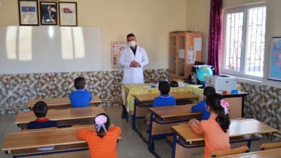 Okulların açılmasına 10 gün kala Sağlık Bakanı Koca'dan flaş açıklama