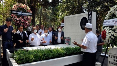 Süleyman Seba kabri başında anıldı! Çebi: Ders alabiliyorsak ne mutlu bize