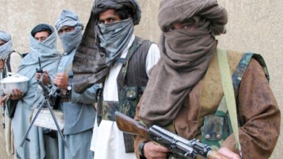Taliban kapı kapı dolaşıp bu mektubu asıyor: 'Ya teslim olun ya ölün!'
