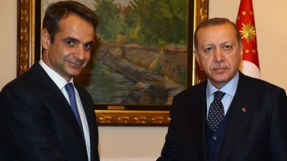 Türkiye ile Yunanistan arasında göçmenlerle ilgili kritik temas: Cumhurbaşkanı Erdoğan,  Miçotakis'le görüştü