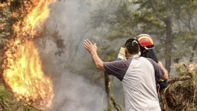 Yunanistan alev alev: Yangınlara ordu müdahele edecek