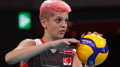 A Milli Kadın Voleybol Takımı'nın yıldızı Ebrar Karakurt Türkiye'ye veda etti: İşte transfer olduğu takım!