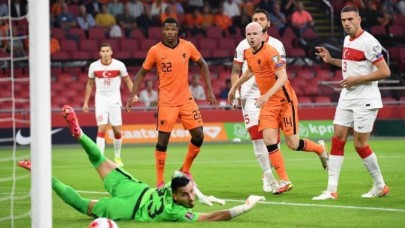 A Milli Takım'ın Hollanda'da kabus gecesi: 7 gol,  1 kırmızı kart!