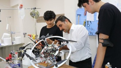 Anadolu İmam Hatip Lisesi öğrencilerinden yük taşıyan İHA projesi