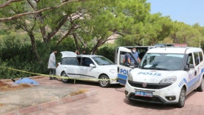 Antalya'da kadın arkadaşıyla sohbet ederken fenalaştı: Adem Gülmez öldü