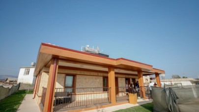 Bakan Murat Kurum söz verdi yaptı,  yaşlı çift yeni evine yerleşti!