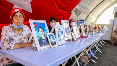 Batı medyasının iki yüzlülüğü: PKK ile suç ortaklıkları alenileşmesin diye Diyarbakır annelerini görmüyor