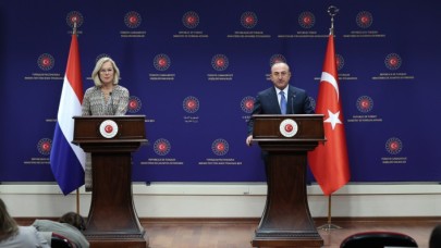 Çavuşoğlu,  Hollanda Dışişleri Bakanı Kaag'a açık açık söyledi: Mümkün değil!