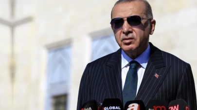 Cumhurbaşkanı Erdoğan namaz çıkışı vatandaşlara seslendi: Kardeşliğimize asla gölge düşürmeyelim