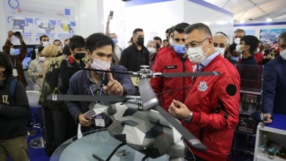 Cumhurbaşkanı Yardımcısı Oktay: Savunma sanayinde paradigmaları yıkarak yeni konseptler geliştiren bir Türkiye var