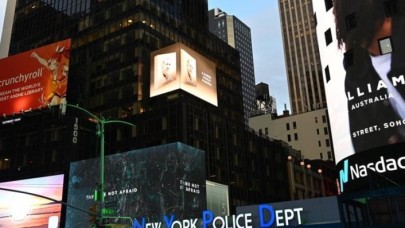 Cumhurbaşkanı Erdoğan’ın 'Daha Adil Bir Dünya Mümkün' kitabı New York’ta led ekranlarda tanıtıldı