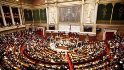 Fransa,  denizaltı krizinden sonra Washington'daki ABD-Fransa dostluk galasını iptal etti