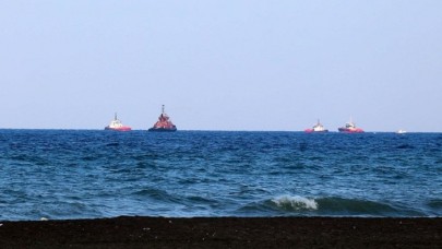 Hatay Valisi Doğan'dan açıklama: Samandağ sahilindeki kirliliğe ilişkin bütün tedbirleri alıyoruz