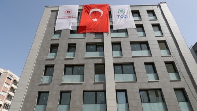 İzmir'deki deprem konutlarının teslimine depremin yıl dönümünde başlanacak