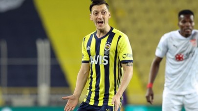 Mesut Özil Katar'a mı transfer oluyor? Menajerinden olay fotoğrafla ilgili flaş açıklama