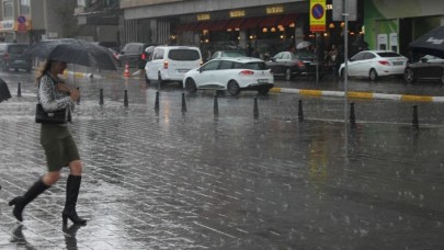 Meteoroloji il il sıraladı: Kuvvetli yağış ve fırtına geliyor!