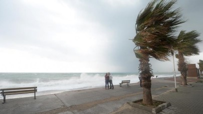 Meteoroloji'den 15 il için önemli uyarı: Yağmur da var,  fırtına da!