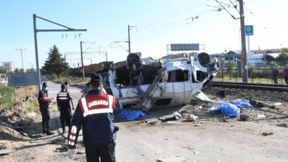 Tekirdağ'da tren kazası: Yaşar Yüce,  Nebibe Korkmaz,  Nusret Açıkgöz,  Cangül Akın,  Suzan Aksu ve Hülya Dinçkol öldü!