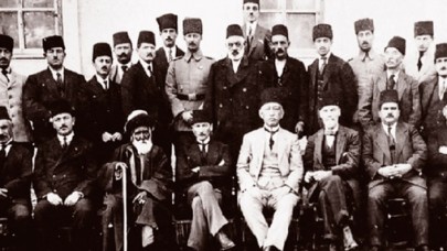 Türkiye Cumhuriyeti'nin temellerinin atıldığı tarihi kongrenin üzerinden 102 yıl geçti